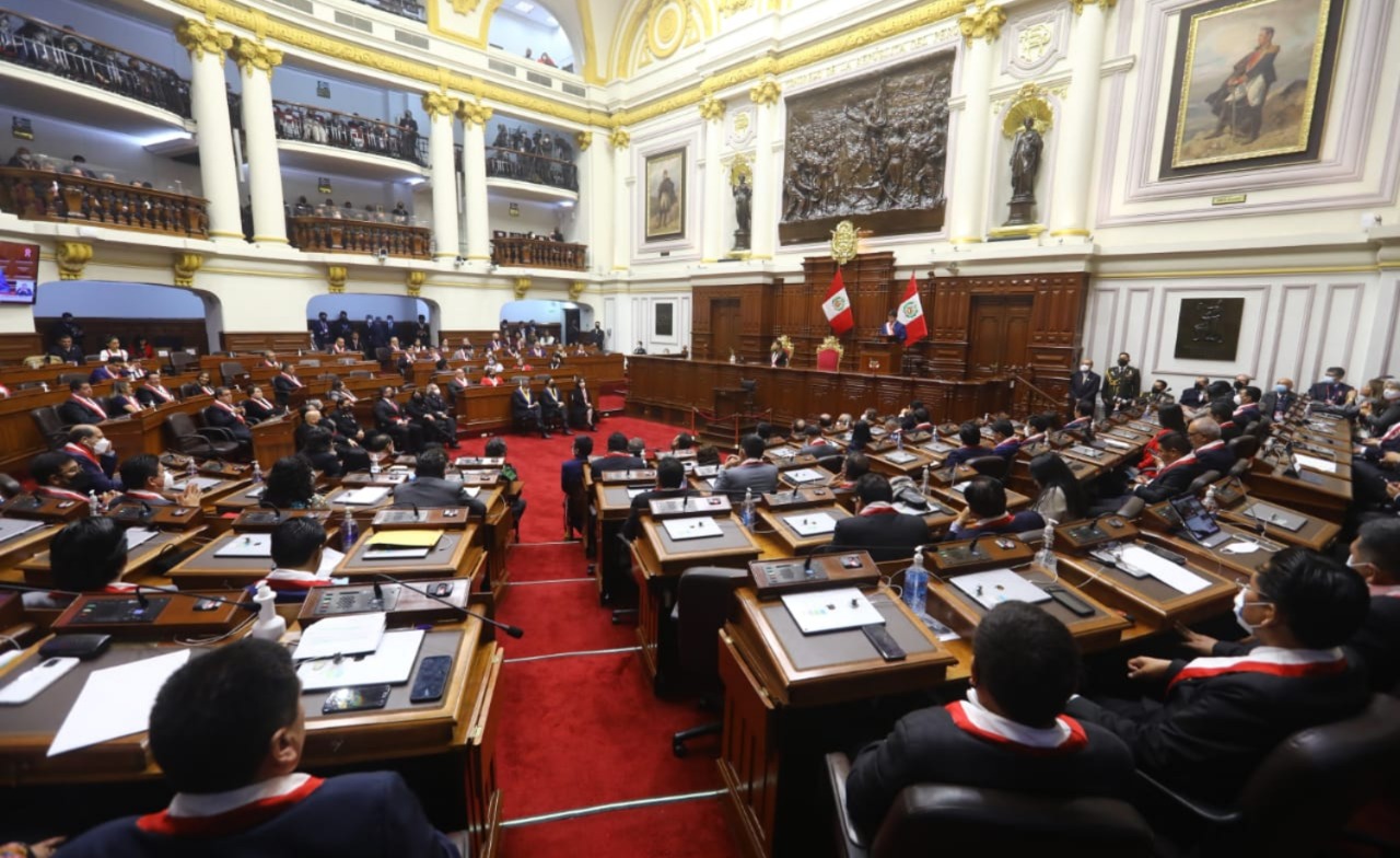 Proponen que los congresistas de la república en función no ejerzan cargos de ministros