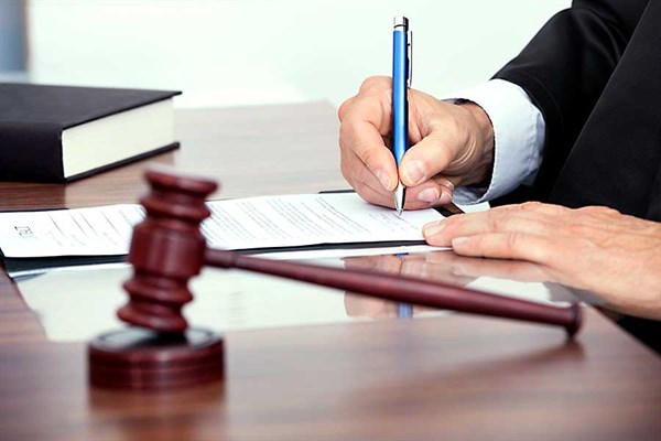 Desvinculación procesal: No exige comunicación durante el juicio, si el error de tipificación es manifiesto