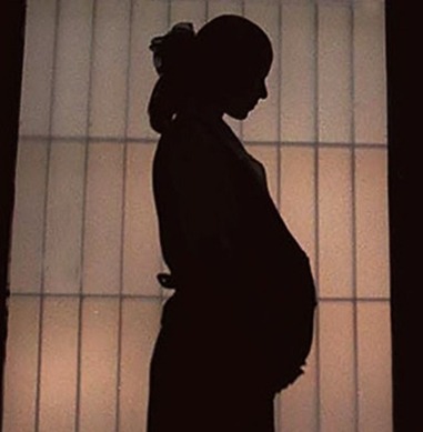 Mujeres privadas de libertad que se encuentran embarazadas o en lactancia deben recibir atención especial del Estado