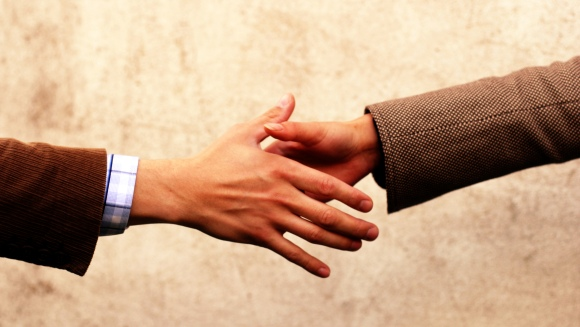 Colusión: El extraneus debe ser induvidualizado como sujeto interviniente