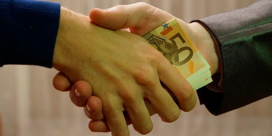 El archivo por cohecho pasivo específico no impide que se formalice la investigación por cohecho pasivo propio