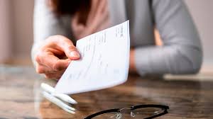 Peculado: Las reiteradas irregularidades administrativas en el pago de cheques constituyen complicidad